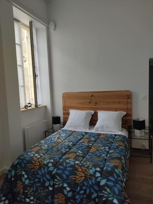 Appartement Avec Parking Prive Saumur Exterior photo